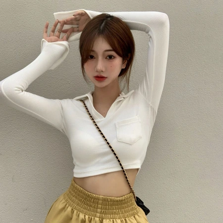 Hot Girl crop top POLO collar long-sleeved T-shirt for women's autumn wear, new fashionable design sense, short and fitted top for women Hot Girl crop top POLO collar long-sleeved T-shirt for women's autumn wear, new fashionable design sense, short and fitted top for women